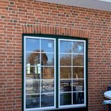 Landhausfenster mit gemauertem Stich
